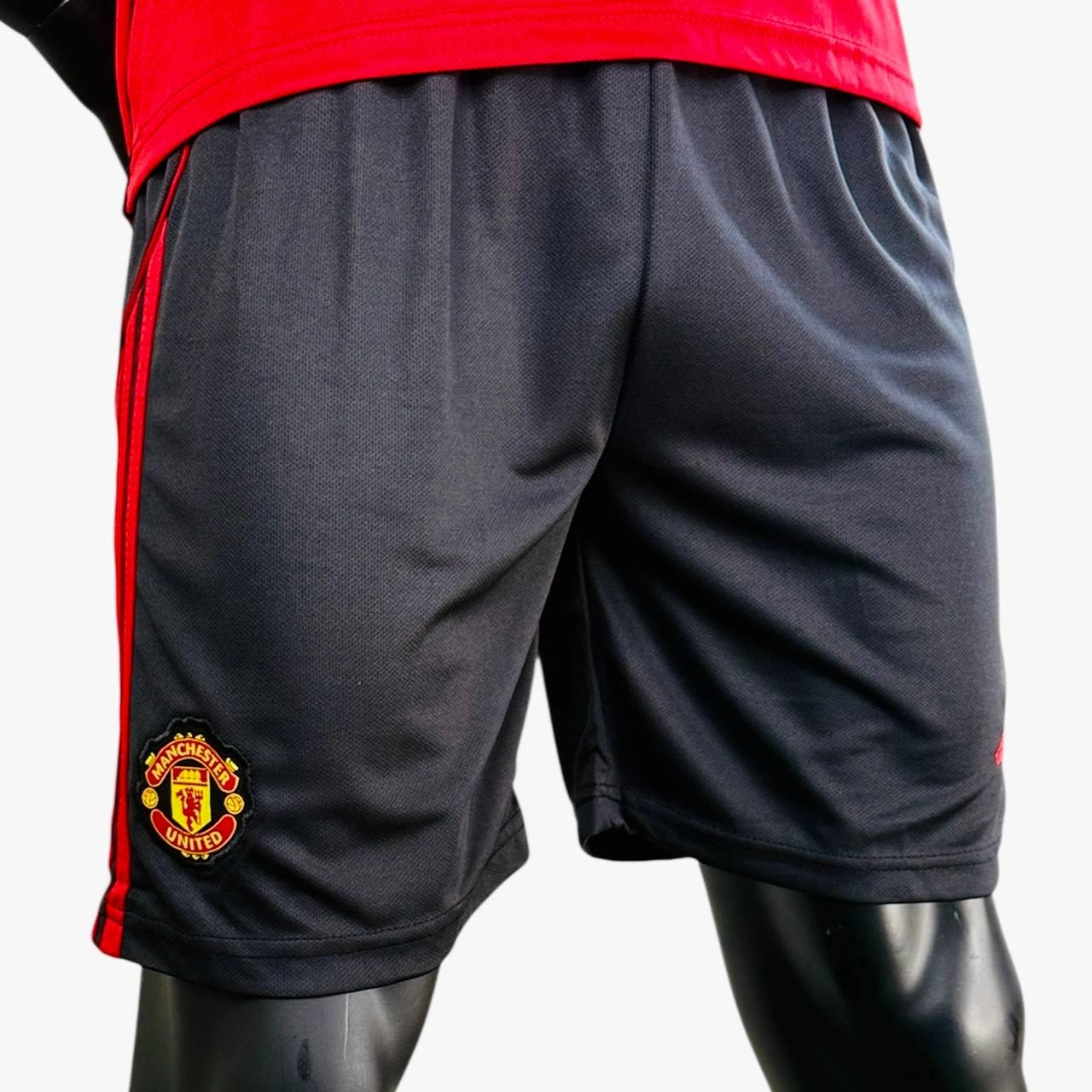 کیت منچستر یونایتد اول 2026